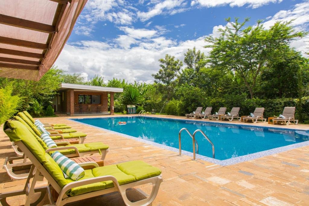 Airport Planet Lodge - Gallery Image 2