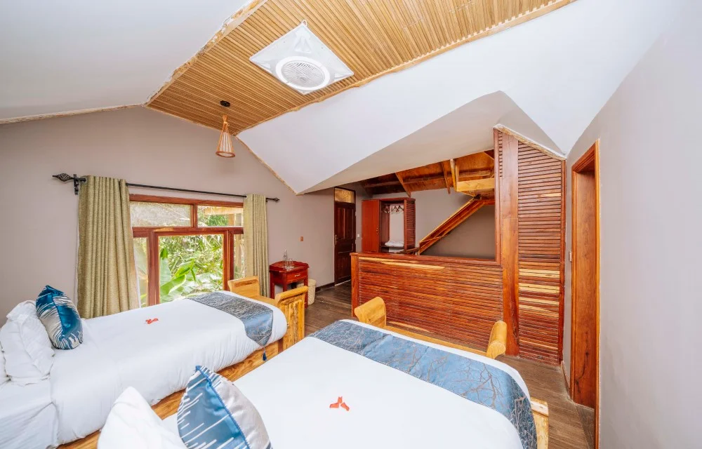 Under the Shade - Gallery Image 2