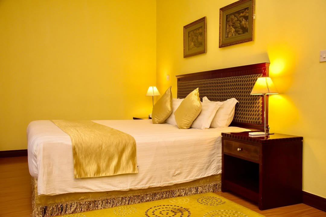 Gold Crest Hotel - Gallery Image 1